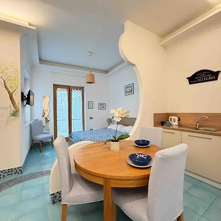 ゲストハウス Casa Evelina サンタニェッロ